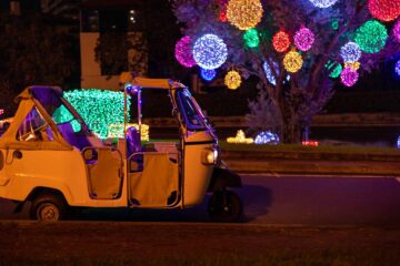 tuk-tuk-madeira-island-xmas-lights-01