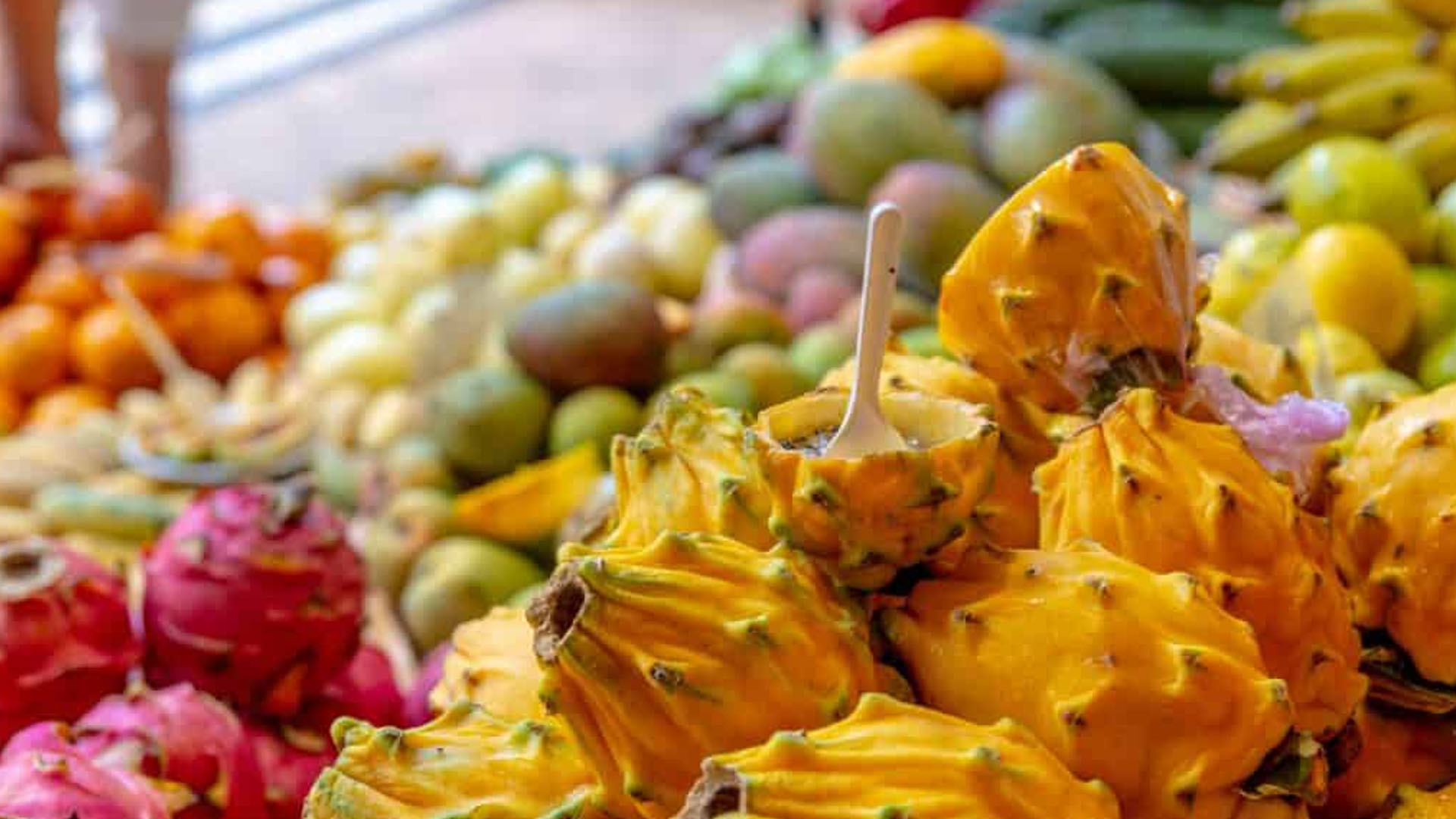 mercado-lavradores-funchal-madeira-tuk-tuk-1