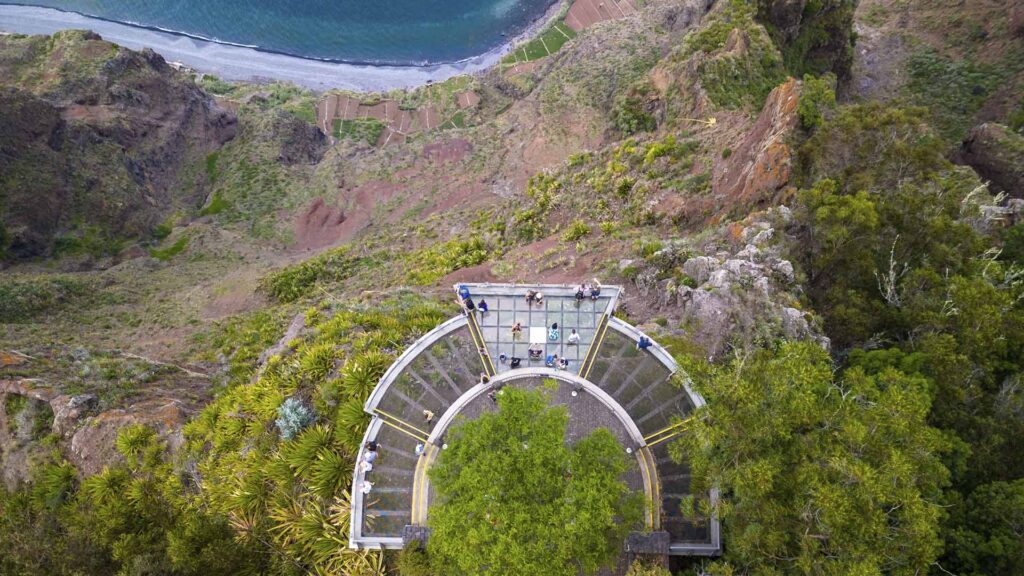 cabo-girao-skywalk-viewpoint-funchal-madeira-tuk-tuk-1